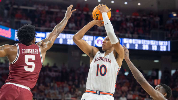 Auburn Tigers forward Jabari Smith (10) takes a jump shot as Auburn Tigers men's basketball faces South Carolina Gamecocks at Neville Arena in Auburn, Ala., on Saturday, March 5, 2022.
